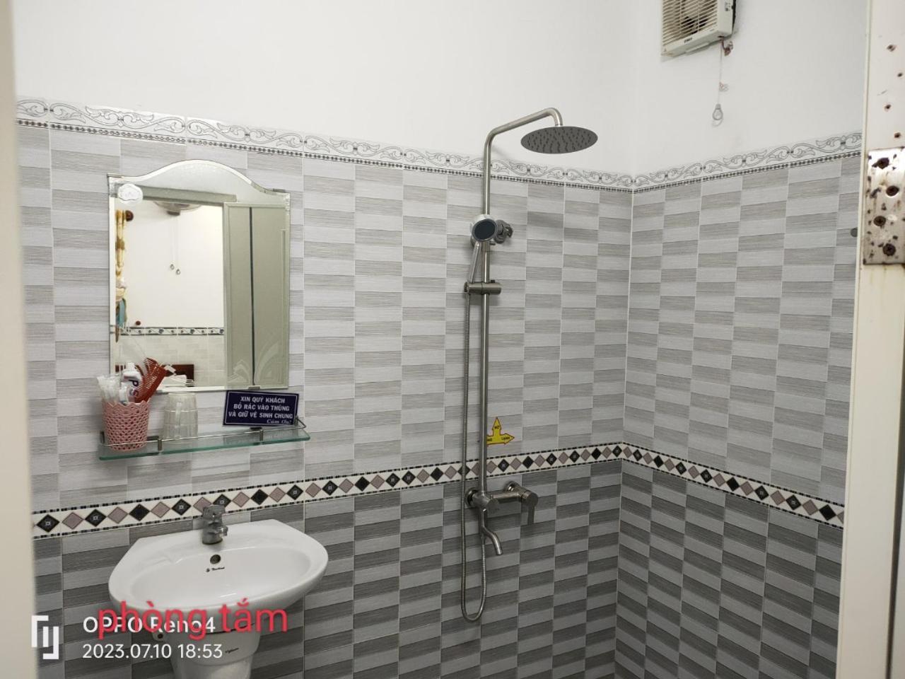 Anh Tan Hotel Вунг Тау Екстериор снимка